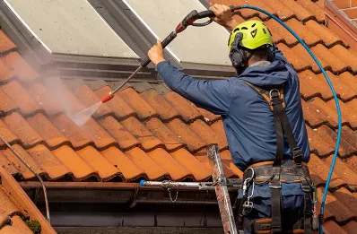 Démoussage et hydrofuge de toiture à Nucourt